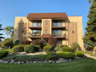 4702 N Austin Avenue Unit 105