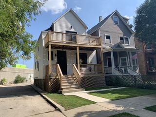 2833 N Mozart Avenue
