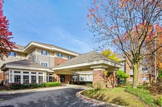 605 Barrington Avenue Unit 142