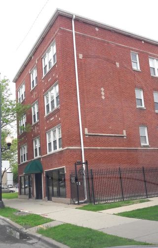 2549 N Laramie Avenue Unit 2E