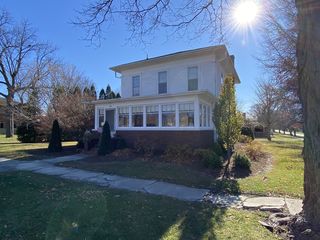 200 E Seminary Avenue