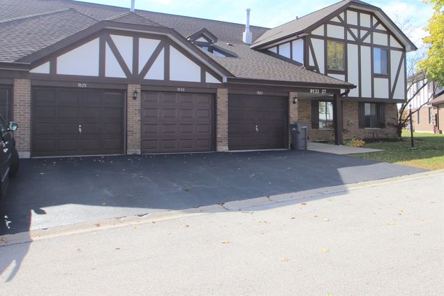9121 Sandpiper Court Unit 1A Orland Park, IL Condo Sold - Photo 1 of 18. Opens carousel modal