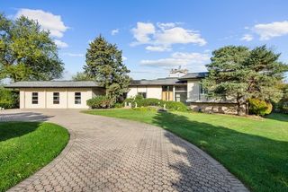 8 Lochinvar Lane