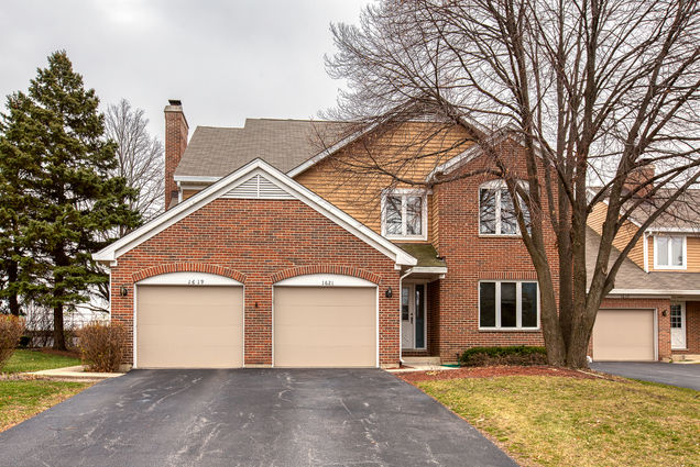 1619 N Courtland Drive Arlington Heights, IL Townhouse Sold - Photo 1 of 33. Opens carousel modal