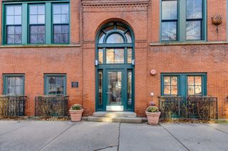 1335 W Altgeld Street Unit 3C