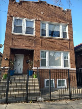 6206 S Sacramento Avenue