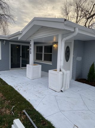 7800 W 98th Place