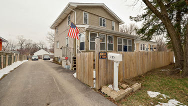 205 W Oak Avenue