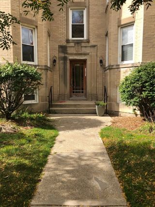 6052 N Claremont Avenue Unit 3S