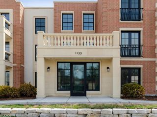 1155 Kelmscott Way Unit 102