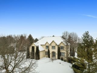 2911 Fox Knoll Court
