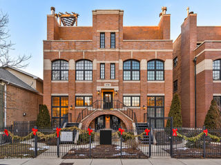 1718 W Superior Street Unit 2W