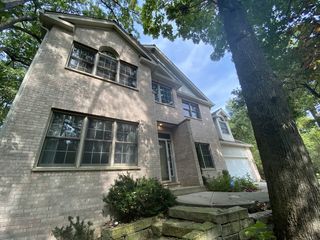 656 Newport Circle