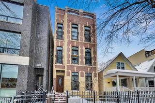 2245 W Roscoe Street Unit 3