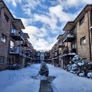 7624 W Lawrence Avenue Unit 2A