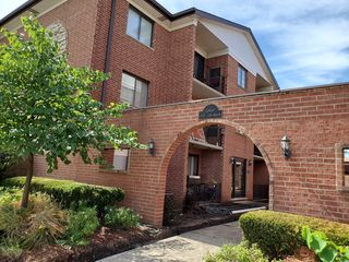 8426 W Catalpa Avenue Unit 401