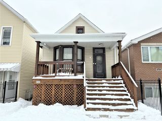2723 W 38th Place
