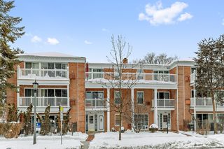 101 E Cossitt Avenue Unit 101