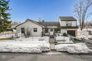 28 E Clarendon Drive
