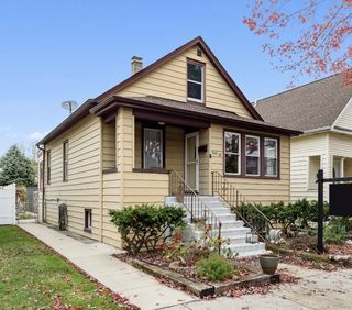 6338 W Eddy Street