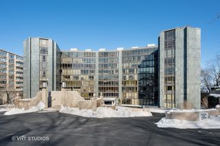 1420 Sheridan Road Unit 8I