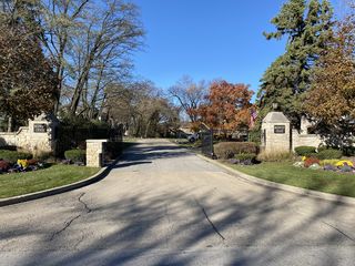 202 Roslyn Road