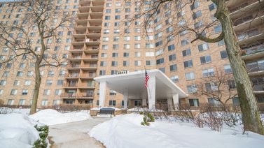 6833 N Kedzie Avenue Unit 1114