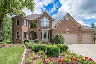 44 W Royal Oaks Drive