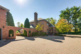 291 W Deerpath