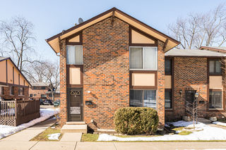 1s250 Holyoke Lane