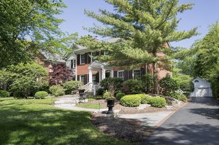 579 Hill Terrace