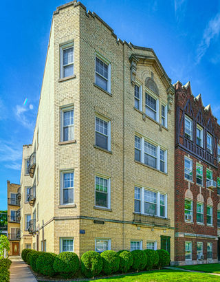 2053 W Summerdale Avenue Unit 4S