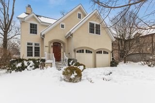 1063 Meadow Road