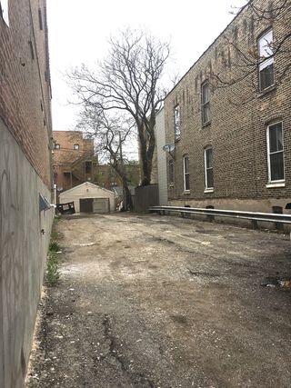 1912 W Division Street