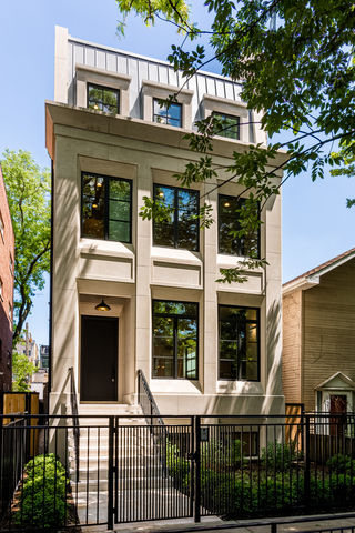 1909 N Dayton Street