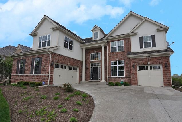 1045 Moray Drive 1045 Moray Drive