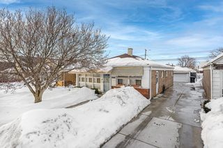 3832 W 77th Street