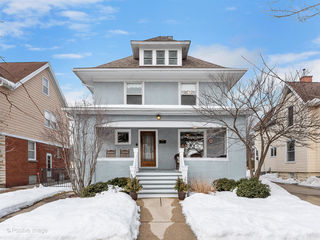 23 Pine Avenue