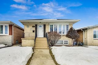 6704 W 63rd Place