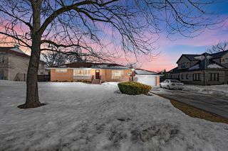 11 Pine Tree Road