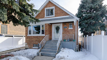 3807 W 55th Place
