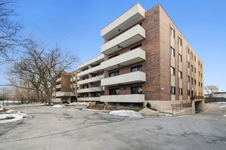 9244 Gross Point Road Unit 305