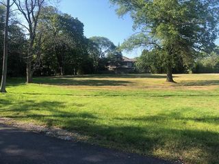 1050 Meadowbrook Lane