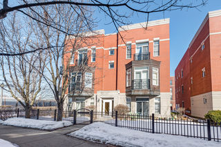 820 W University Lane Unit 3B