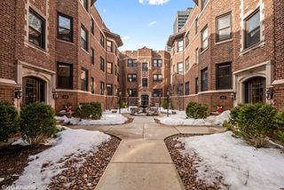 528 W Cornelia Avenue Unit 2S