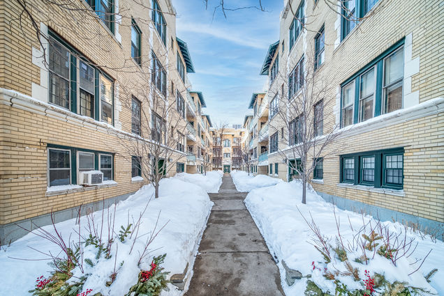 4322 N Clarendon Avenue Unit 2210 Chicago, IL Condo Sold - Photo 1 of 13. Opens carousel modal