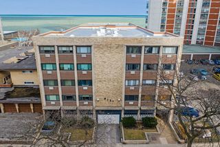 6121 N Sheridan Road Unit 4C