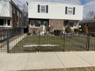 308 W 42nd Place