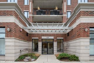 5858 N Broadway Street Unit 407
