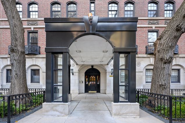 210 E Pearson Street Unit 3A Chicago, IL Condo Sold - Photo 1 of 19. Opens carousel modal